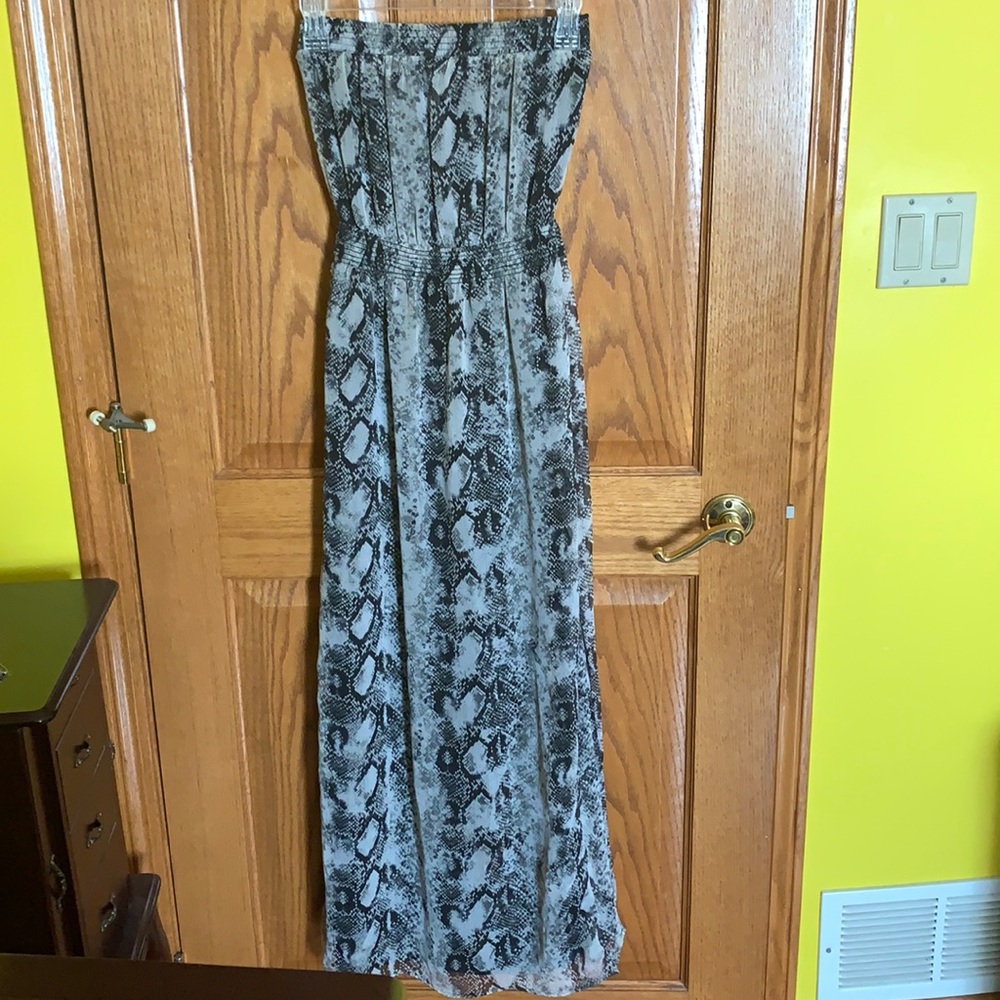 Excellent condition, worn once Bar III maxi dress.